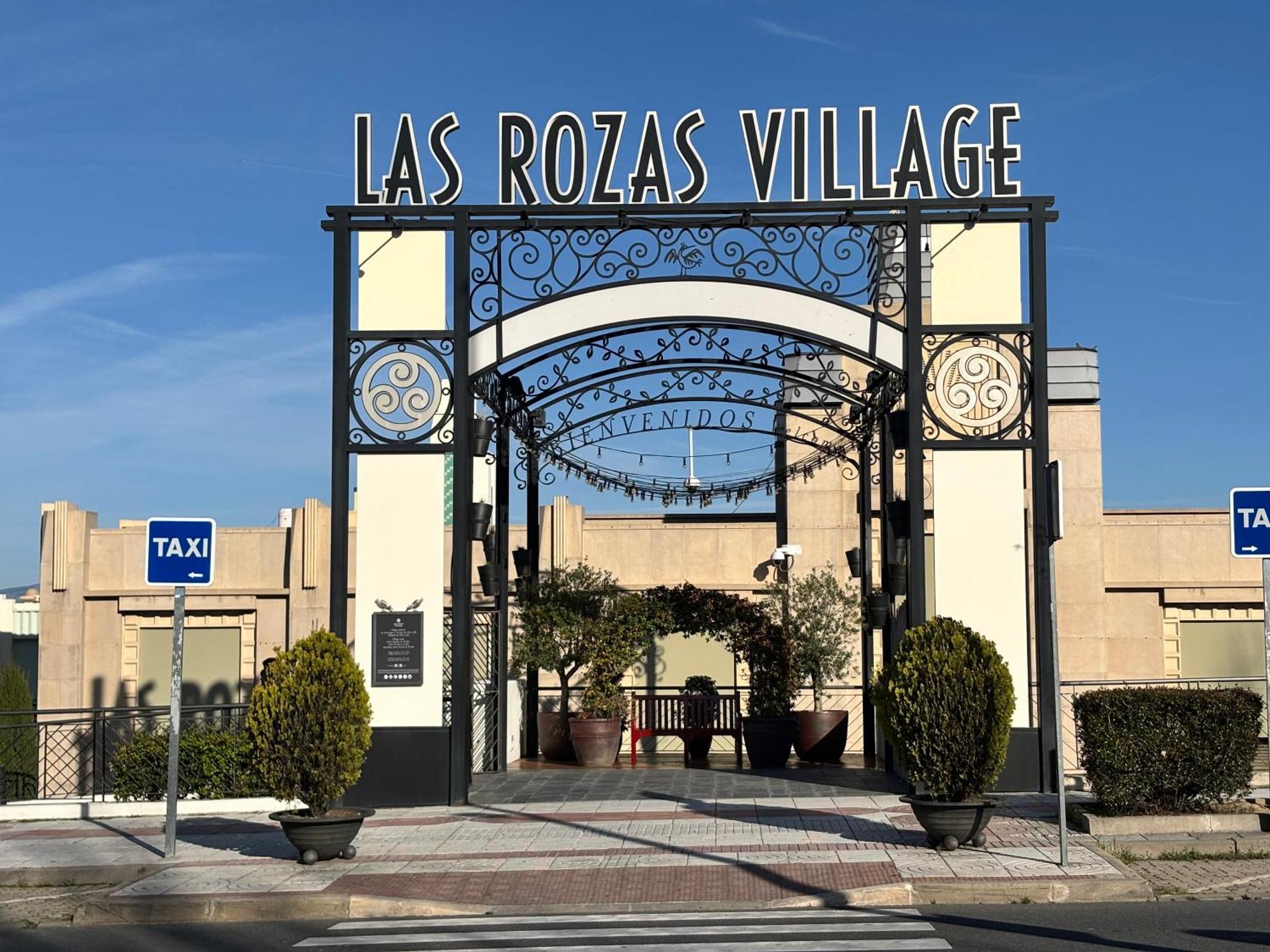 Apartamento Plaza Espana Las Rozas Екстериор снимка